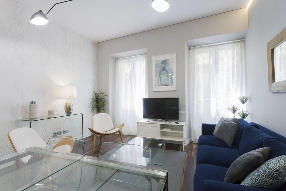 Dobo Homes Relatores II Apartment - Madrid — Photos 3